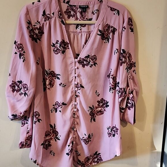 Torrid Tops - Georgeous Torrid top size 2 euc